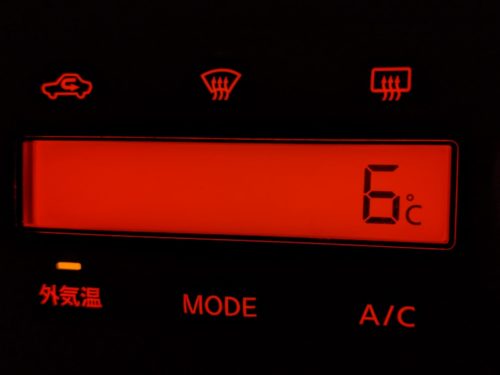 6℃ 車の外気温計
